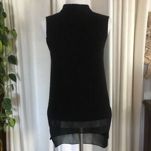 Sleeveless Tunic Sweater Hi lLo Hem in Black